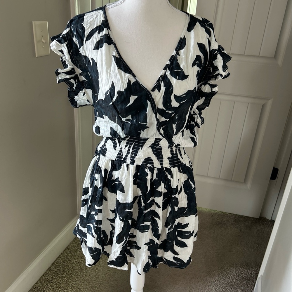 V-Neck Black Leaf Print Mini Dress